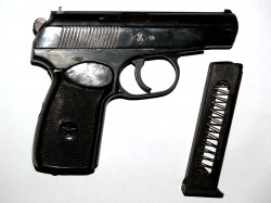 PISTOLA MAKAROV