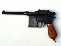 PISTOLA MAUSER C96 CON FUNDA CULATÍN