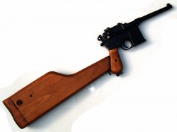 PISTOLA MAUSER C96 CON FUNDA CULATÍN