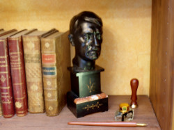 BUSTO DE HITLER