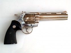 REVOLVER COLT PYTHON CROMADO 6 