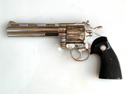 REVOLVER COLT PYTHON CROMADO 6 