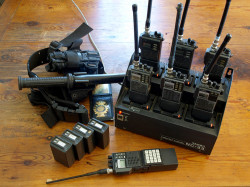 EQUIPO DE TRANSMISIONES, WALKIE-TALKIE POLICIAL