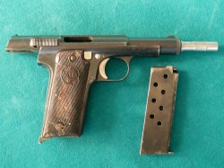 PISTOLA ASTRA 400, EN LIBRO DE COLECCIONISTA