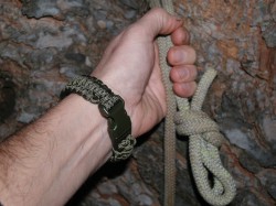 PULSERA PARACORD