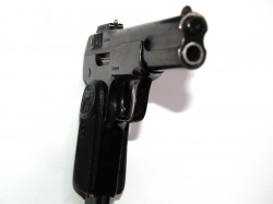 PISTOLA FN 1900 EN LIBRO DE COLECCIONISTA