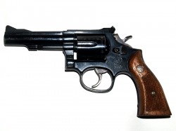 REVOLVER SMITH & WESSON INUTILIZADO