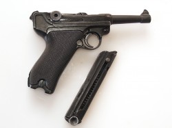 LUGER P08, réplica