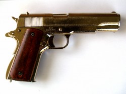 COLT 1911 CROMADA