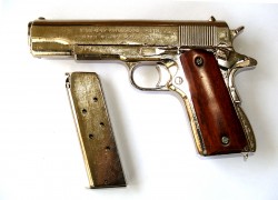 COLT 1911 CROMADA