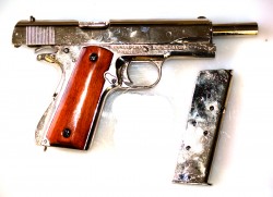 COLT 1911 CROMADA