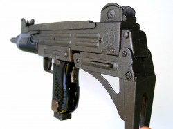 PISTOLA AMETRALLADORA UZI, RÉPLICA