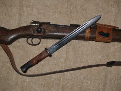 BAYONETA MAUSER K98, cachas de madera acanalada