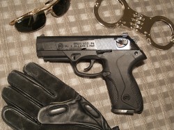 PISTOLA BERETTA P4, réplica detonadora