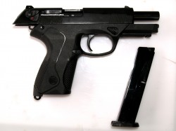 PISTOLA BERETTA P4, réplica detonadora