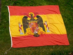 ANTIGUA BANDERA DE CUARTEL, CON AGUILA DE SAN JUAN