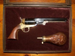 ANTIGUO ESTUCHE PARA REVOLVER CLÁSICO