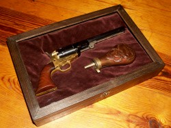 ANTIGUO ESTUCHE PARA REVOLVER CLÁSICO