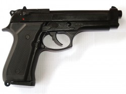 PISTOLA BERETTA 92 F DETONADORA,  de fogueo