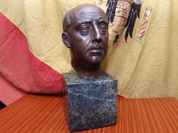 BUSTO DE BRONCE DE FRANCO. CARLOS MONTEVERDE