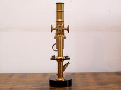 MICROSCÓPIO MILITAR, GUERRA DE CUBA