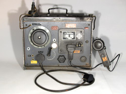 MODELO DE RADIO EMISORA ALEMANA SEGUNDA GUERRA MUNDIAL TELEFUNKEN